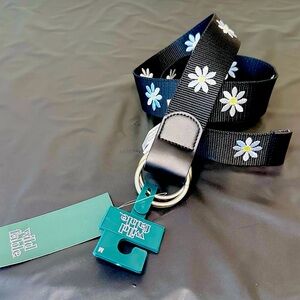 Wild Fable Daisy Flower Belts - Size M